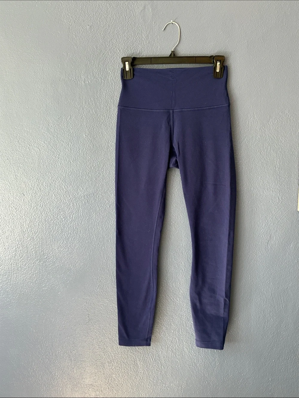Lululemon High-Waisted Navy Athletic Leggings Size 4